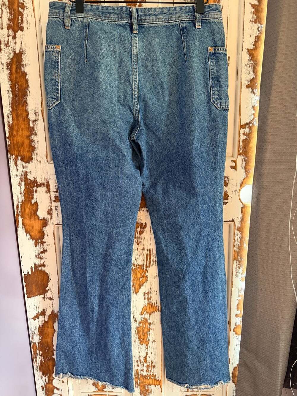 Free People Izzy Flare Jeans in Medium Wash Western Retro 90s Scandinavian - Picture 2 of 8